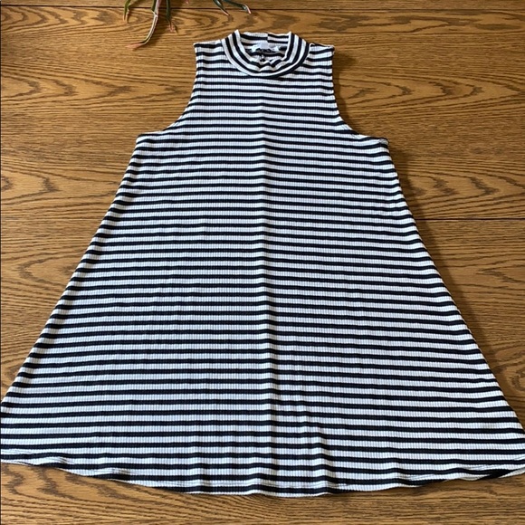 Socialite sleeveless dress - Picture 2 of 8